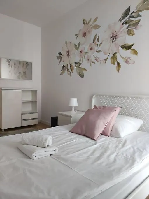 Lovely Apartment Vis-A-Vis Medicover And Paley Institute Warszawa