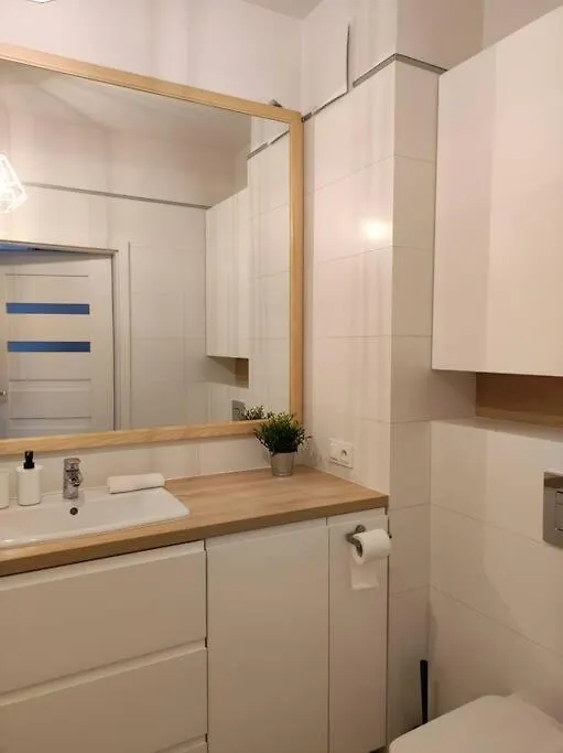 Lovely Apartment Vis-A-Vis Medicover And Paley Institute Warszawa