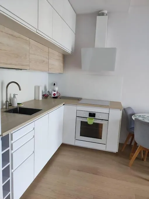 Lovely Apartment Vis-A-Vis Medicover And Paley Institute Warszawa