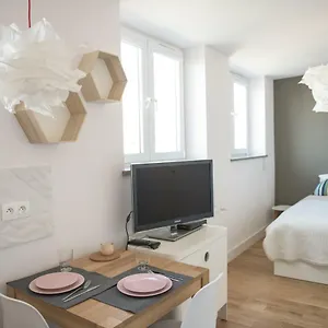 Апартаменты Willow Pillow Nowowiejska, Варшава